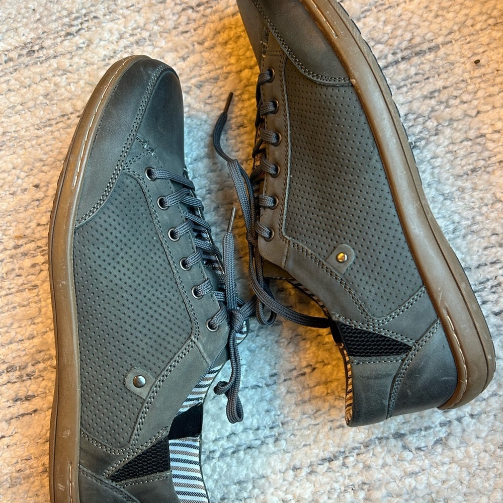 MUK LUKS Men’s Brodi Lace-Up Leather Sneakers - Picture 7 of 12